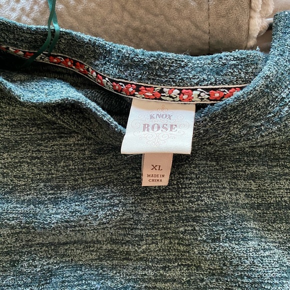 Sweater - Picture 3 of 3